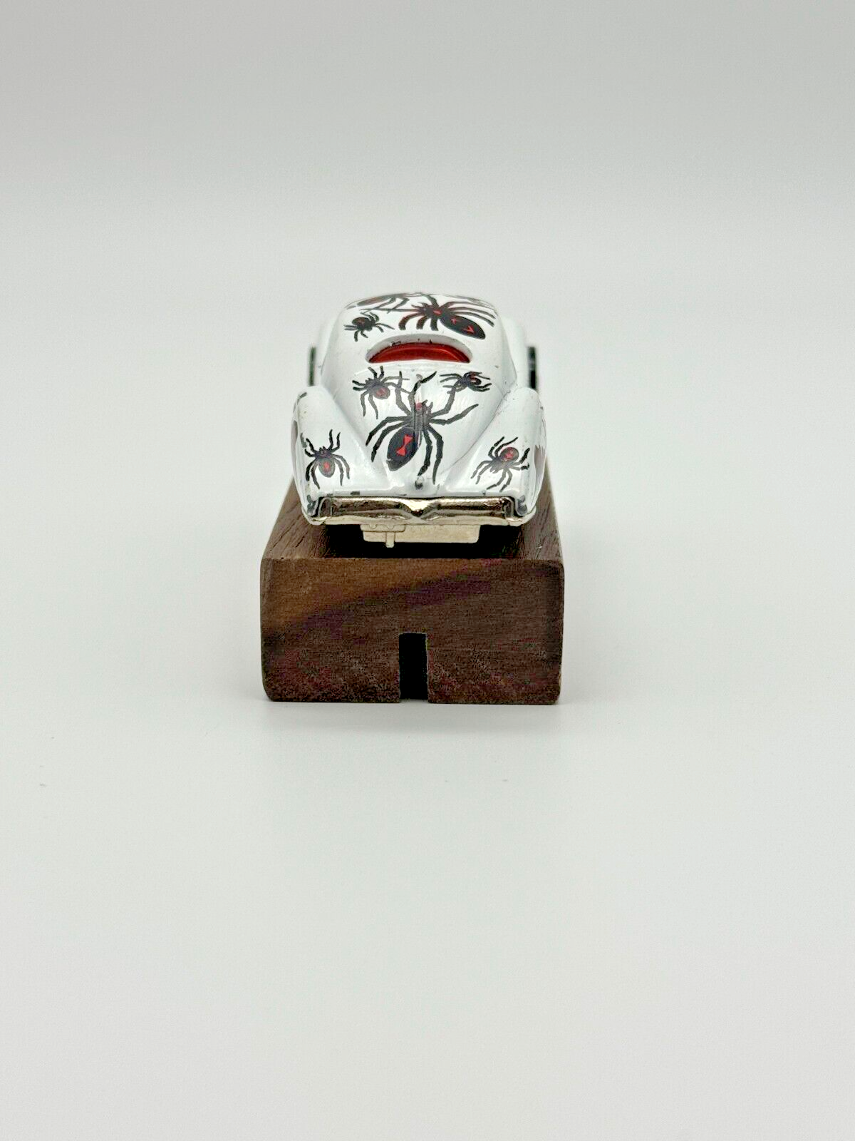 1987 MATTEL HOT WHEELS TATTOO MACHINES WHITE JAGUAR SPLIT "SPIDERIDER" SPIDERS!