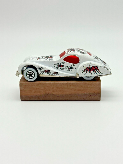 1987 MATTEL HOT WHEELS TATTOO MACHINES WHITE JAGUAR SPLIT  "SPIDERIDER" SPIDERS!