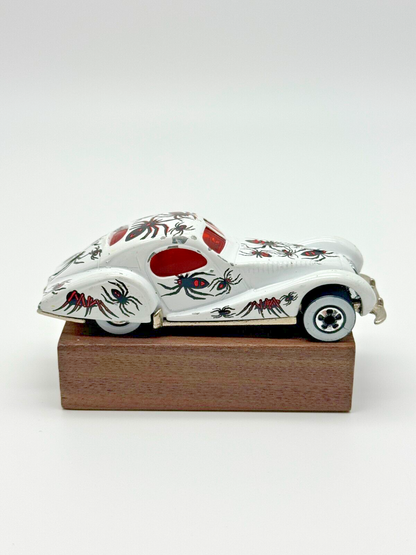 1987 MATTEL HOT WHEELS TATTOO MACHINES WHITE JAGUAR SPLIT  "SPIDERIDER" SPIDERS!
